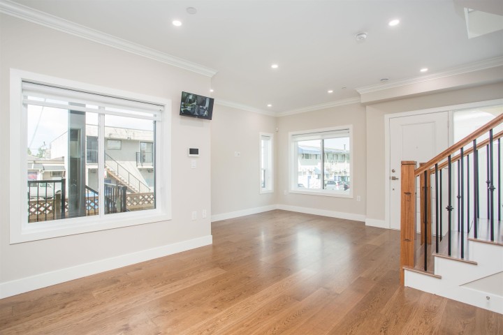 Photo 8 at 2028 E 42nd Avenue, Killarney VE, Vancouver East