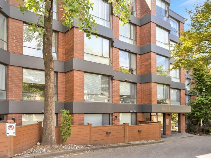 Photo 2 at 206 - 2140 Briar Avenue, Quilchena, Vancouver West