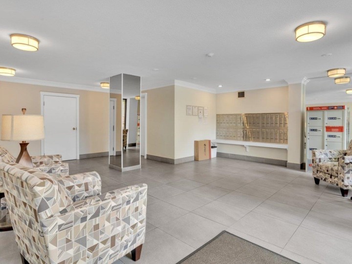 Photo 3 at 206 - 2140 Briar Avenue, Quilchena, Vancouver West