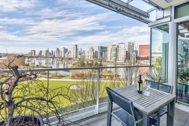 Photo 7 at 504 - 181 Athletes Way, False Creek, Vancouver West