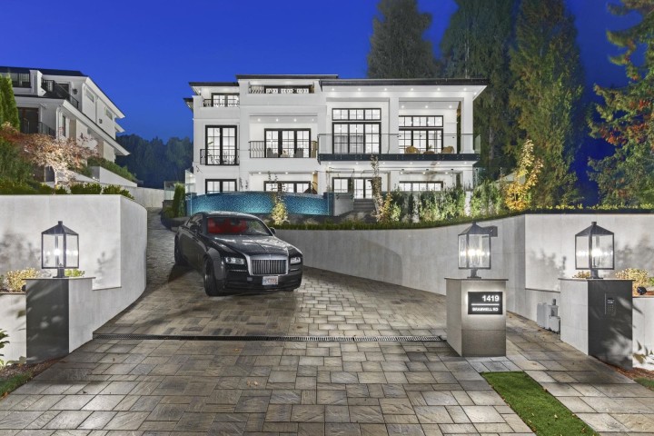 Photo 2 at 1419 Bramwell Road, Chartwell, West Vancouver