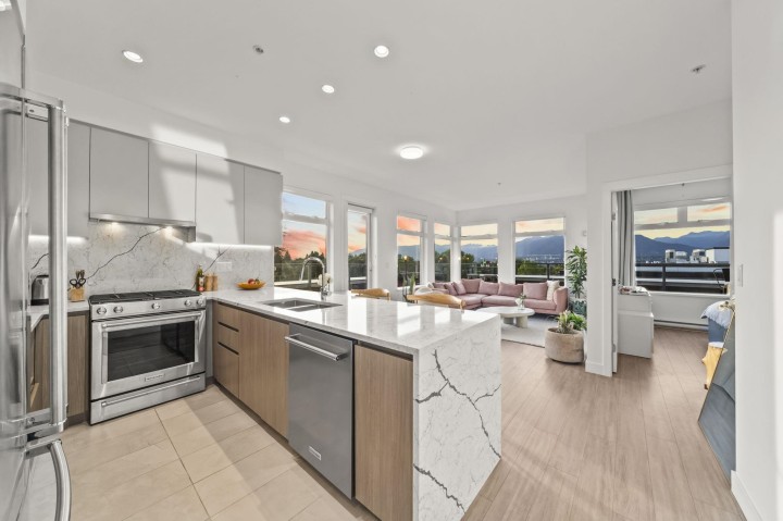 Photo 10 at 408 - 2408 Grant Street, Renfrew VE, Vancouver East