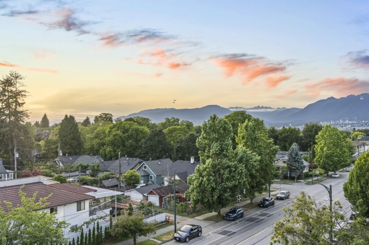 Photo 33 at 408 - 2408 Grant Street, Renfrew VE, Vancouver East