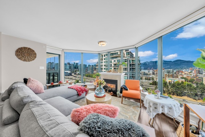 Photo 3 at 1904 - 1088 Quebec Street, Downtown VE, Vancouver East