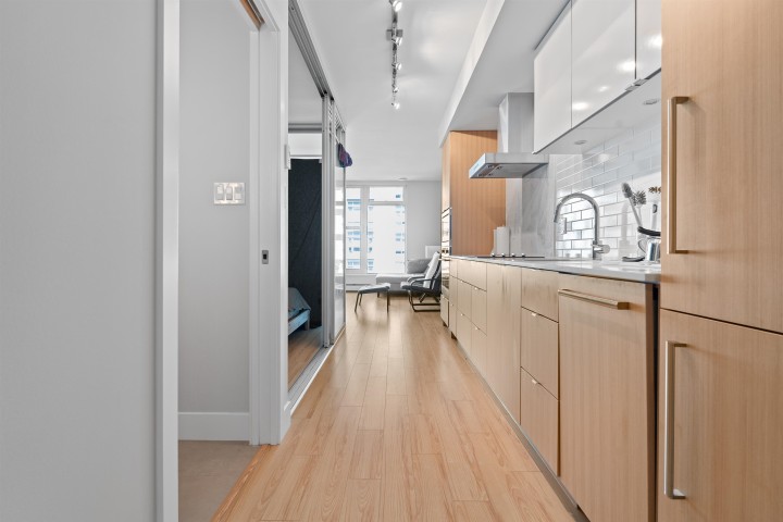 Photo 7 at 523 - 159 W 2nd Avenue, False Creek, Vancouver West