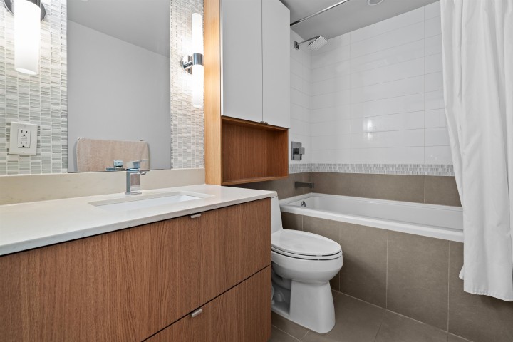 Photo 15 at 523 - 159 W 2nd Avenue, False Creek, Vancouver West