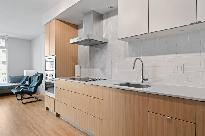 Photo 11 at 523 - 159 W 2nd Avenue, False Creek, Vancouver West