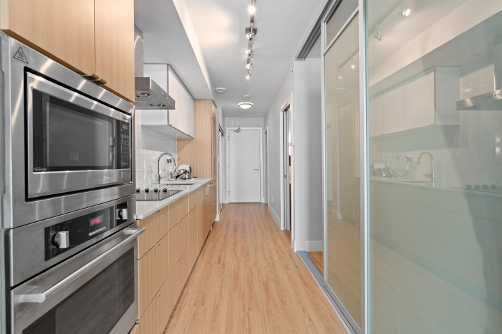 Photo 8 at 523 - 159 W 2nd Avenue, False Creek, Vancouver West