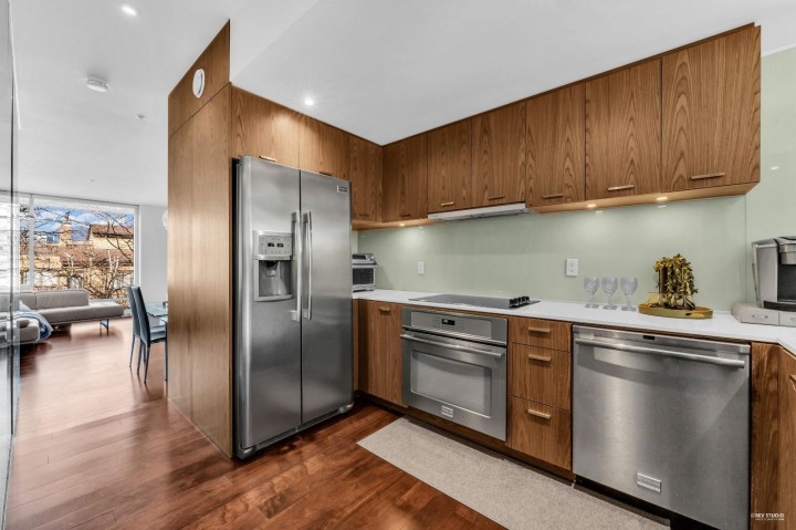Photo 3 at 2 - 850 W 8th Avenue, Fairview VW, Vancouver West