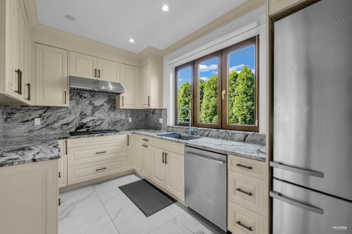 Photo 15 at 1118 Crestline Road, British Properties, West Vancouver