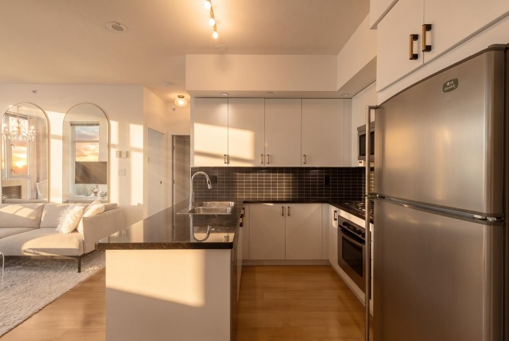 Photo 13 at 707 - 1050 Smithe Street, Vancouver West