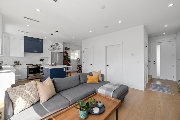 Photo 3 at 5867 Battison Street, Killarney VE, Vancouver East