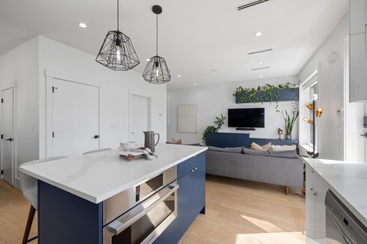 Photo 9 at 5867 Battison Street, Killarney VE, Vancouver East