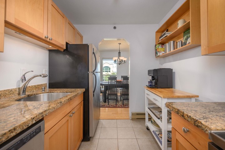 Photo 9 at 212 - 910 W 8th Avenue, Fairview VW, Vancouver West