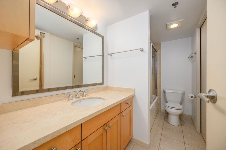 Photo 14 at 212 - 910 W 8th Avenue, Fairview VW, Vancouver West