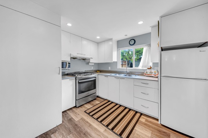 Photo 13 at 2474 E 5th Avenue, Renfrew VE, Vancouver East