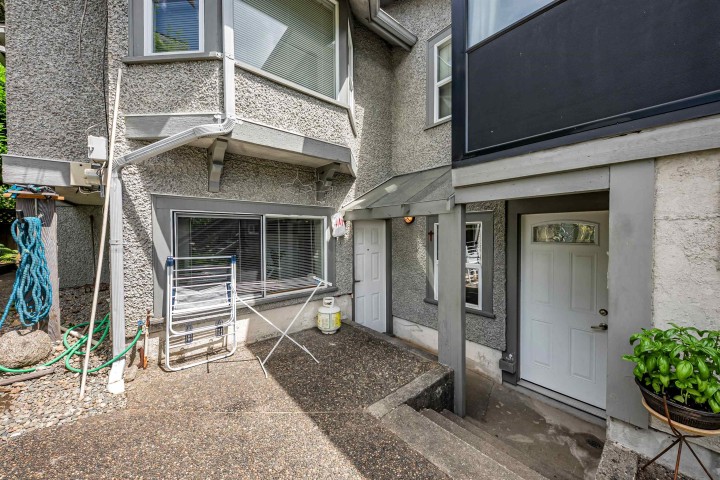 Photo 12 at 2474 E 5th Avenue, Renfrew VE, Vancouver East