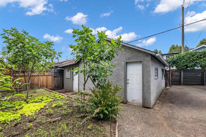 Photo 28 at 2474 E 5th Avenue, Renfrew VE, Vancouver East