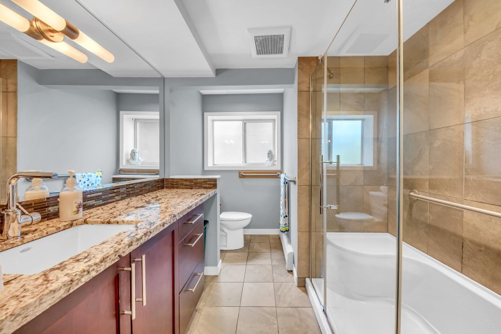 Photo 10 at 2474 E 5th Avenue, Renfrew VE, Vancouver East