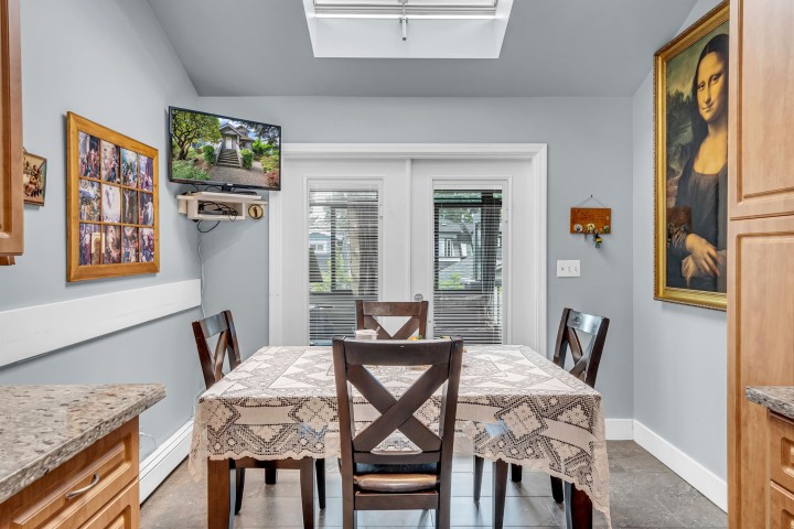 Photo 8 at 2474 E 5th Avenue, Renfrew VE, Vancouver East