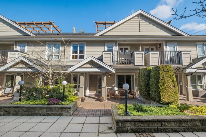 Photo 2 at 1127 St. Andrews Avenue, North Vancouver