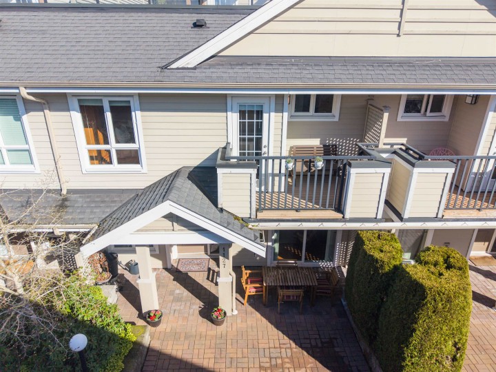 Photo 3 at 1127 St. Andrews Avenue, North Vancouver