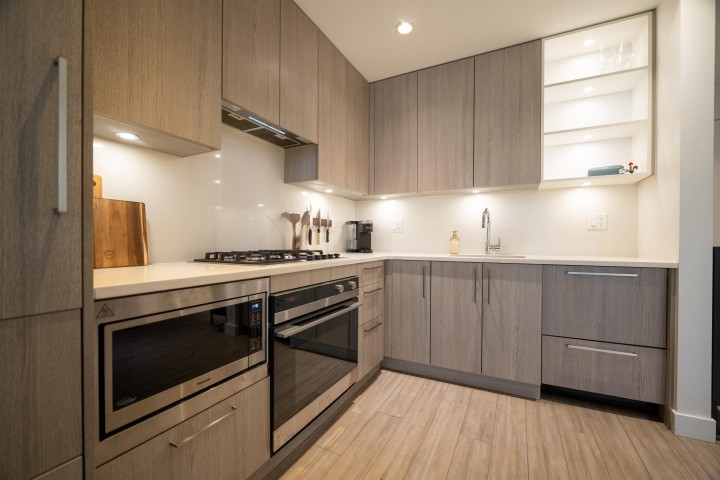 Photo 3 at 214 - 707 E 3rd Street, Queensbury, North Vancouver
