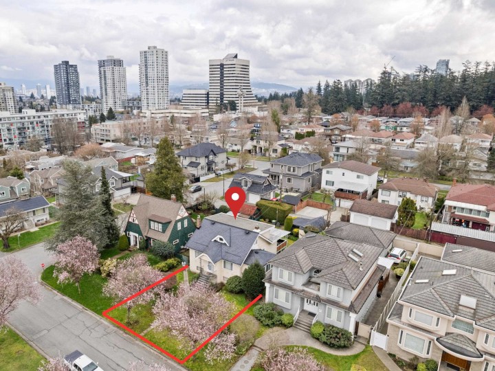 Photo 2 at 5878 Arlington Street, Killarney VE, Vancouver East