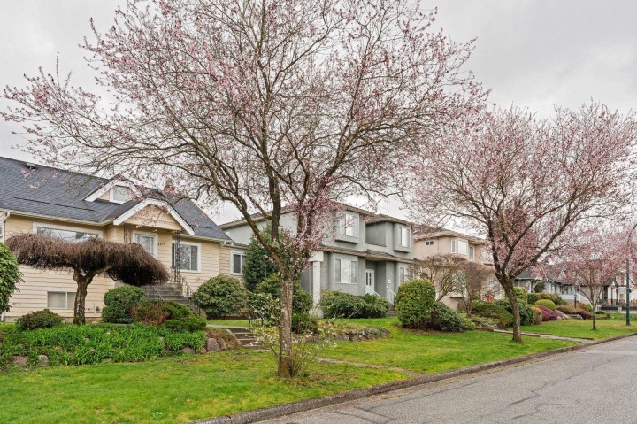 Photo 10 at 5878 Arlington Street, Killarney VE, Vancouver East