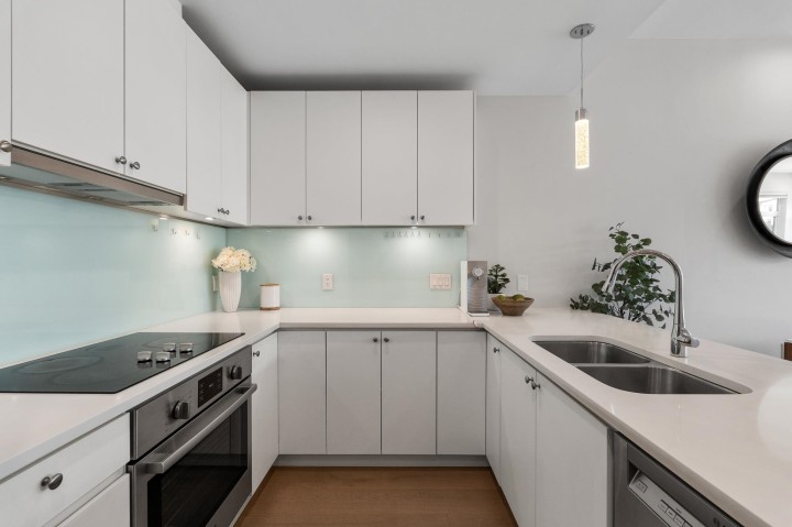 Photo 6 at 206 - 1591 Bowser Avenue, Norgate, North Vancouver