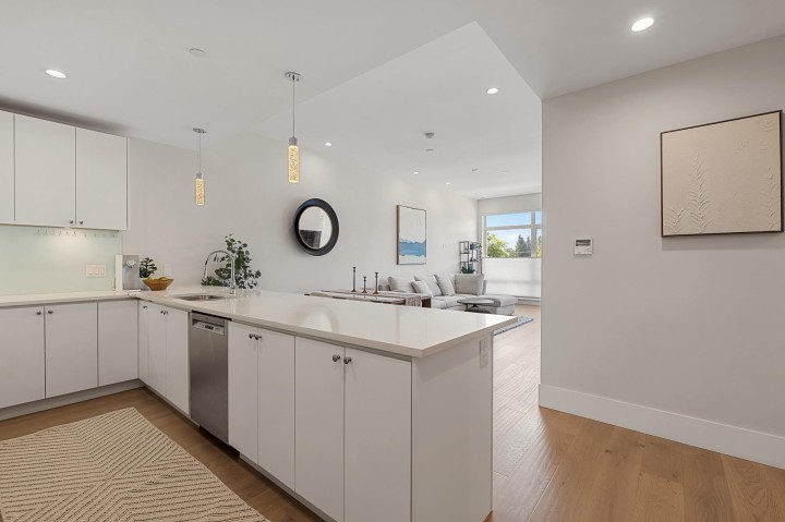 Photo 3 at 206 - 1591 Bowser Avenue, Norgate, North Vancouver
