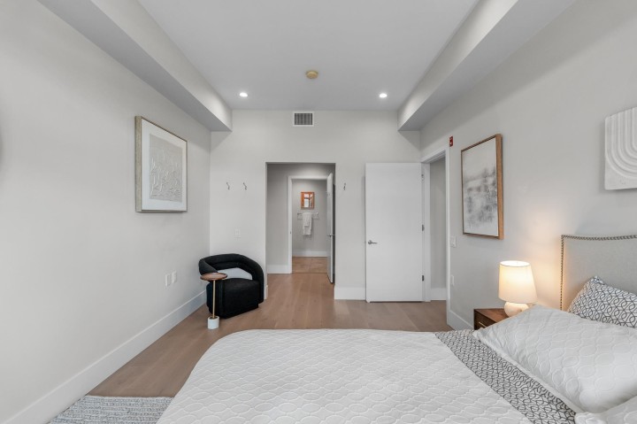 Photo 15 at 206 - 1591 Bowser Avenue, Norgate, North Vancouver