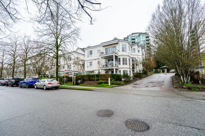 Photo 3 at 74 - 2733 E Kent Avenue North, South Marine, Vancouver East
