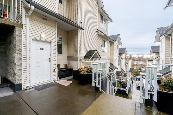 Photo 5 at 74 - 2733 E Kent Avenue North, South Marine, Vancouver East