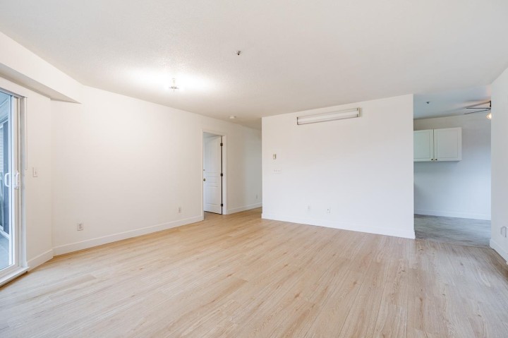 Photo 9 at 74 - 2733 E Kent Avenue North, South Marine, Vancouver East