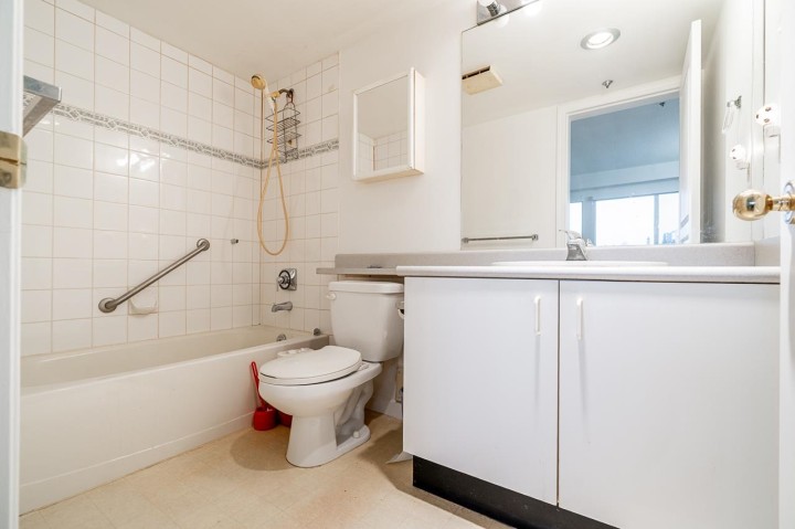 Photo 18 at 74 - 2733 E Kent Avenue North, South Marine, Vancouver East
