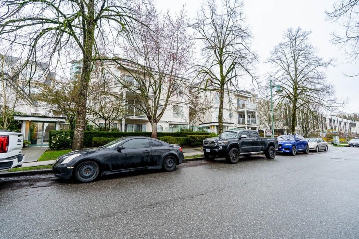 Photo 4 at 74 - 2733 E Kent Avenue North, South Marine, Vancouver East
