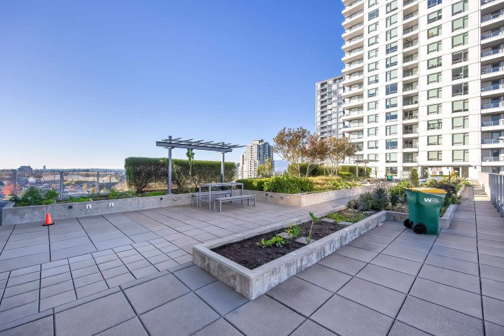 Photo 4 at 2202 - 5515 Boundary Road, Collingwood VE, Vancouver East