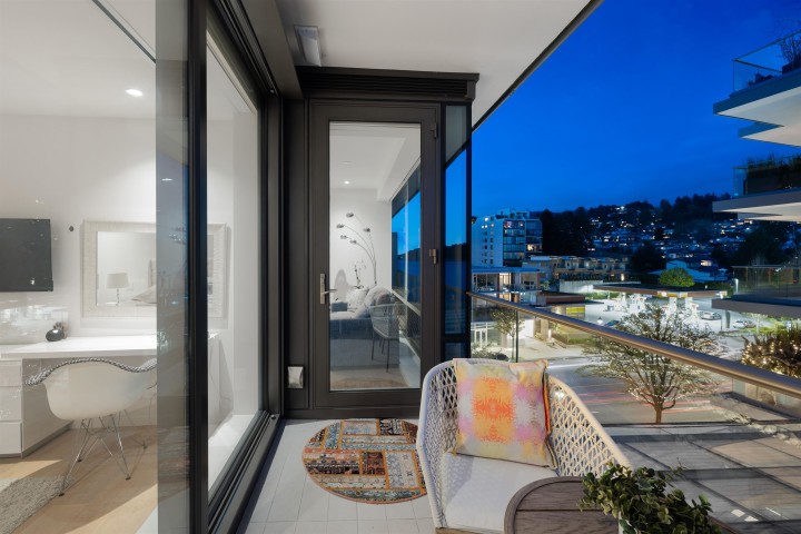 Photo 4 at 402 - 1355 Bellevue Avenue, Ambleside, West Vancouver