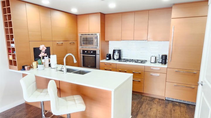 Photo 5 at 605 - 5868 Agronomy Road, University VW, Vancouver West
