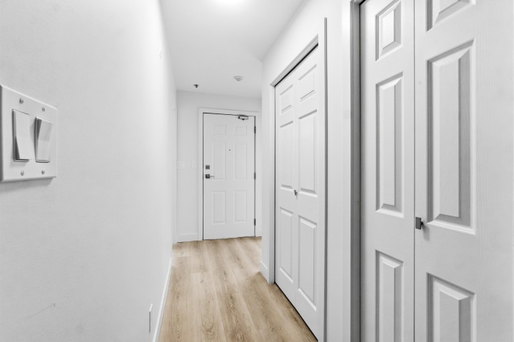 Photo 13 at 305 - 2928 Commercial Drive, Grandview Woodland, Vancouver East