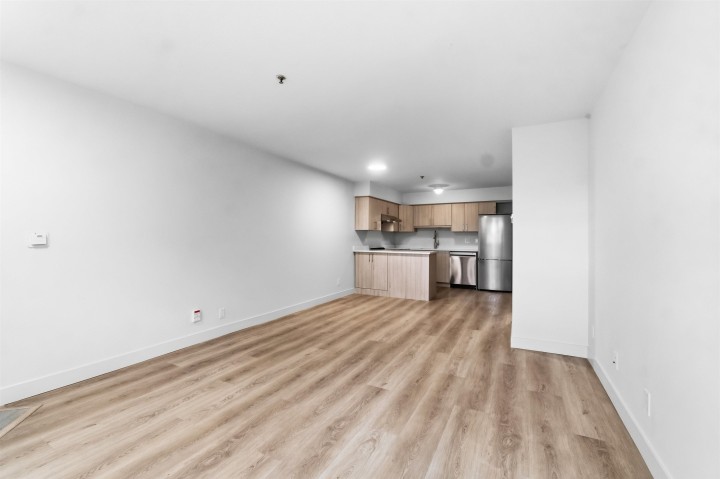 Photo 9 at 305 - 2928 Commercial Drive, Grandview Woodland, Vancouver East