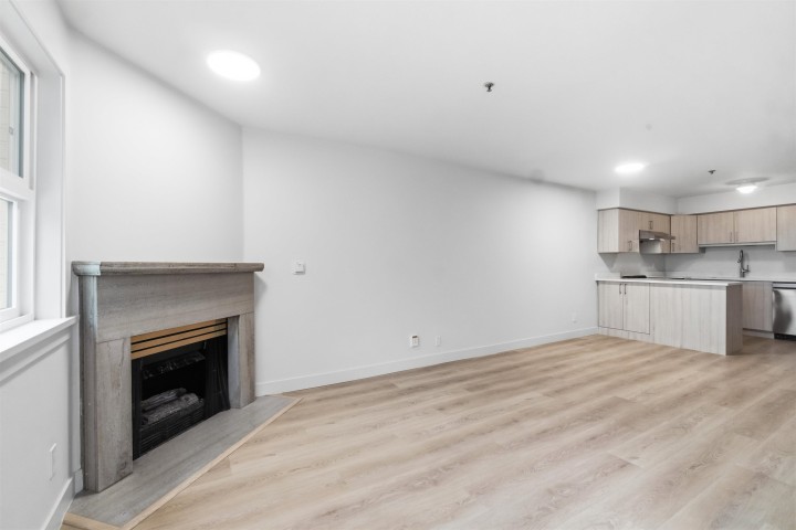 Photo 8 at 305 - 2928 Commercial Drive, Grandview Woodland, Vancouver East