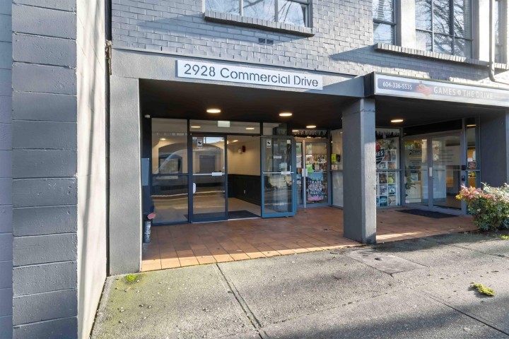 Photo 2 at 209 - 2928 Commercial Drive, Grandview Woodland, Vancouver East