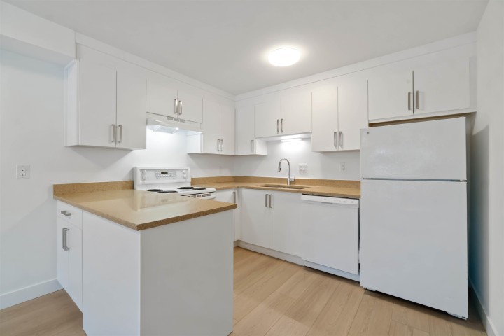 Photo 6 at 209 - 2928 Commercial Drive, Grandview Woodland, Vancouver East