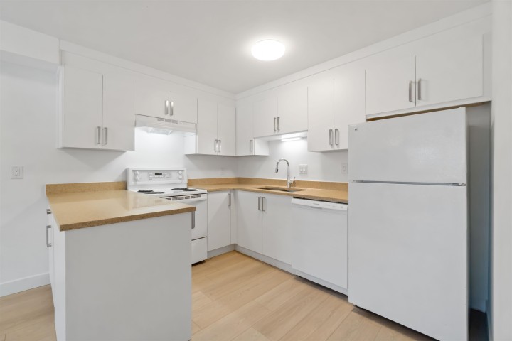 Photo 9 at 209 - 2928 Commercial Drive, Grandview Woodland, Vancouver East