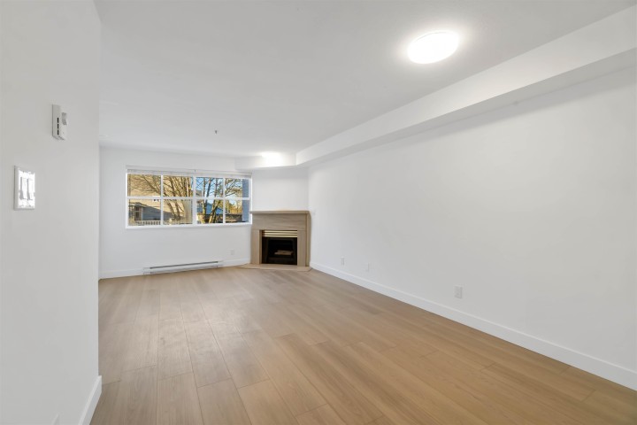 Photo 4 at 209 - 2928 Commercial Drive, Grandview Woodland, Vancouver East