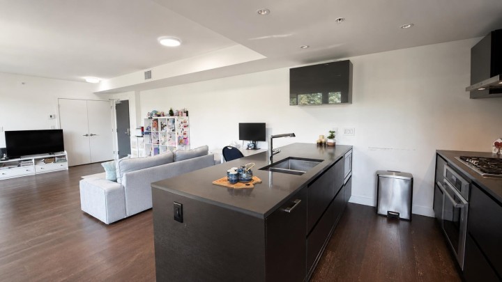 Photo 2 at 808 - 1561 W 57th Avenue, South Granville, Vancouver West