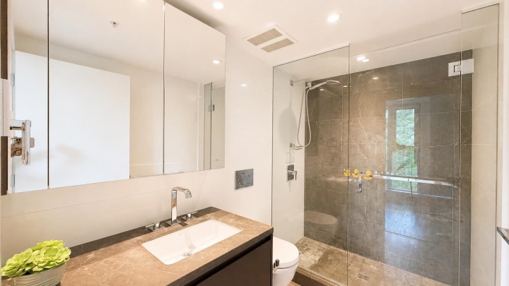 Photo 16 at 808 - 1561 W 57th Avenue, South Granville, Vancouver West