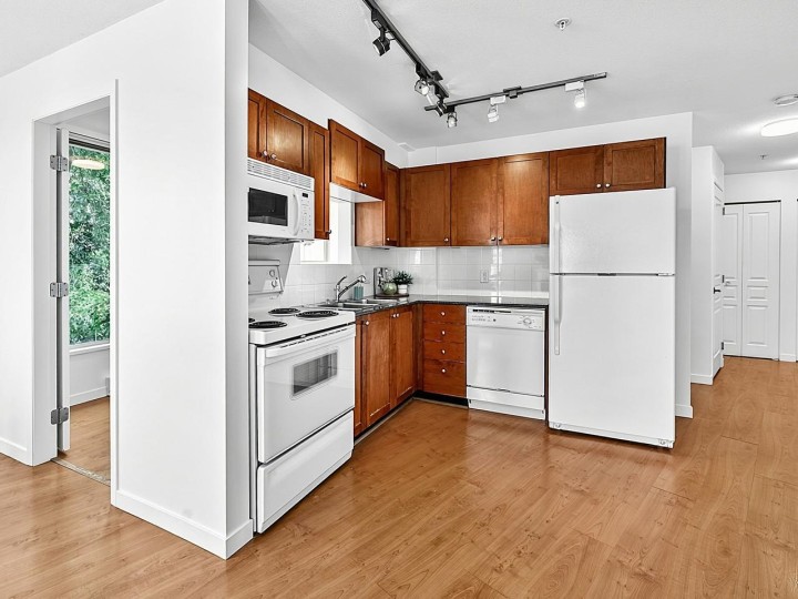 Photo 7 at 309 - 3089 Oak Street, Vancouver West